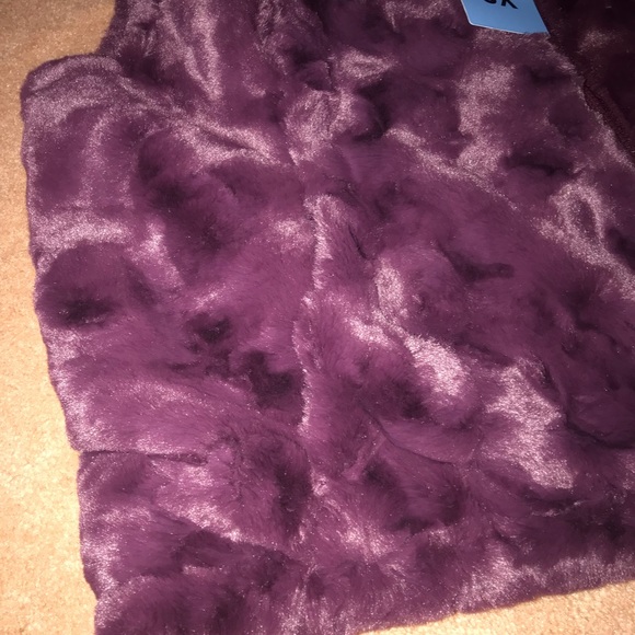 Nicole Miller reversible faux fur vest ( no offer please ) very soft - Picture 8 of 11